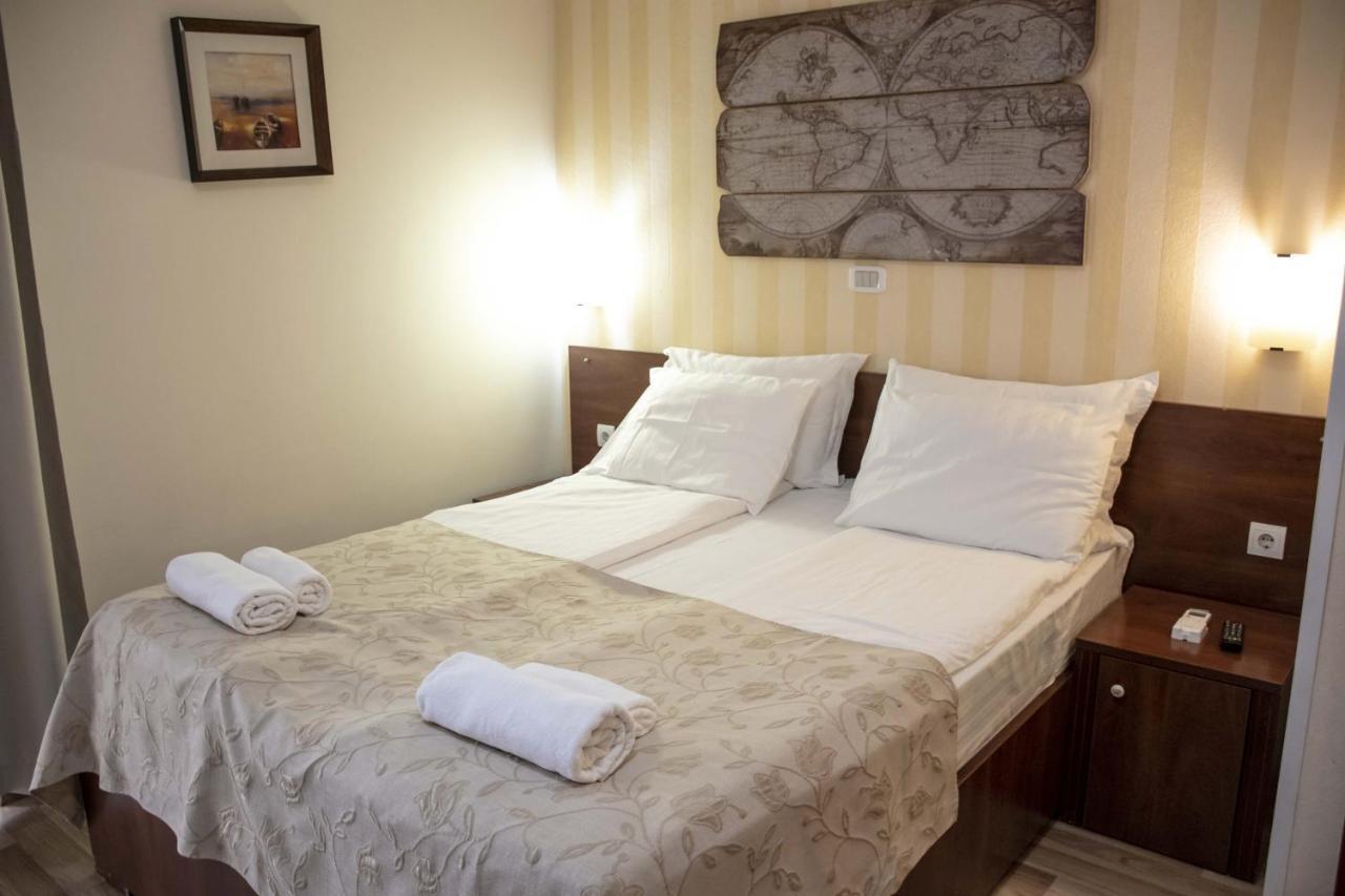 Mali Hotel Porat ブドヴァ エクステリア 写真