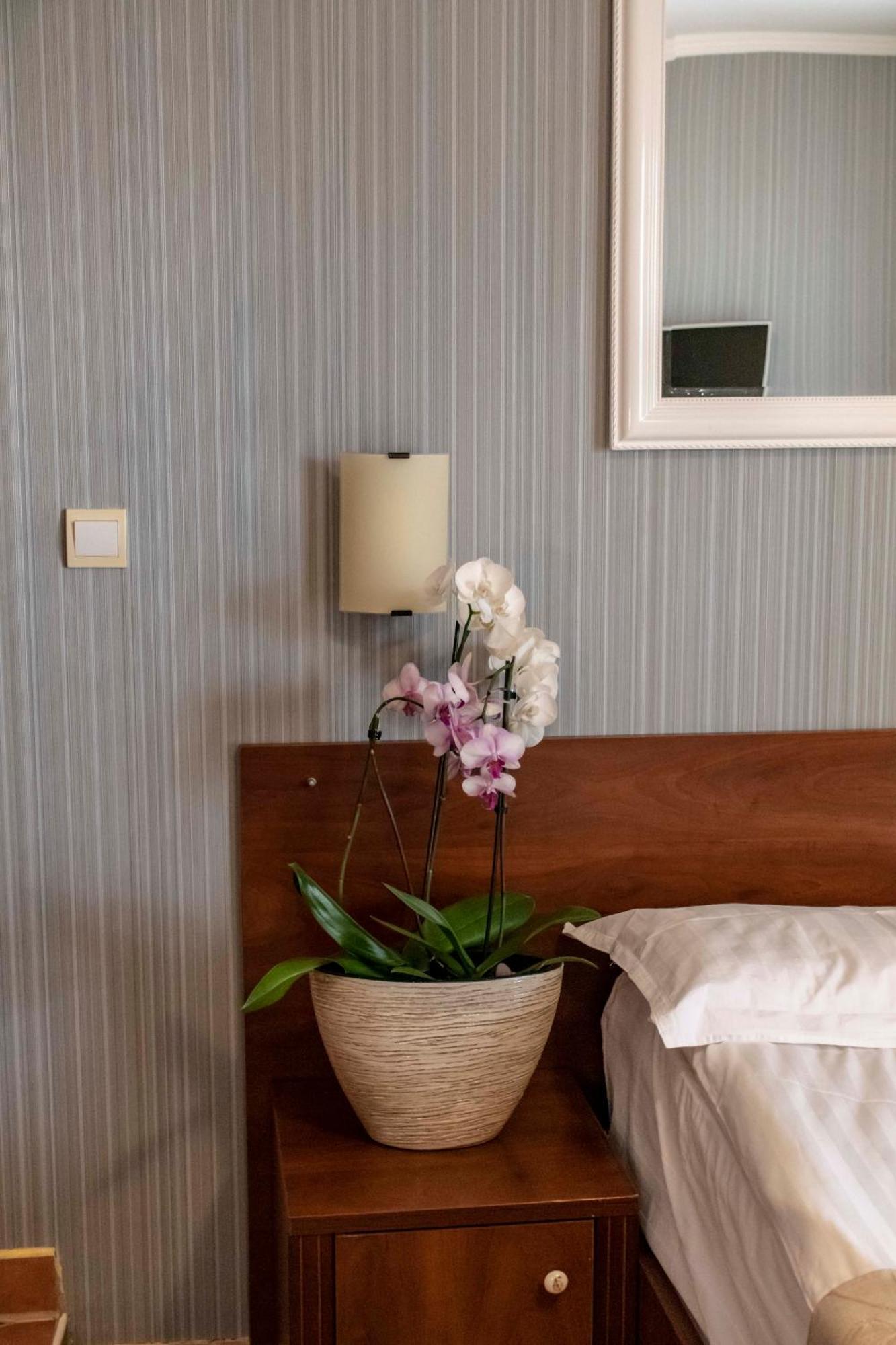 Mali Hotel Porat ブドヴァ エクステリア 写真